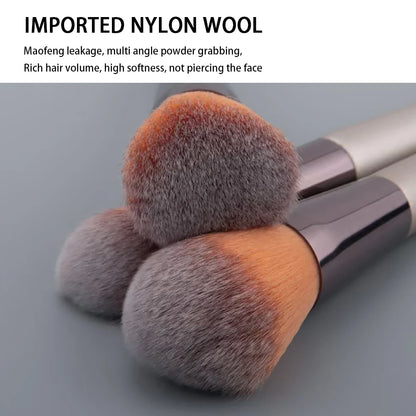 Zestaw do makijażu LumaBlush pędzelki + gąbeczki